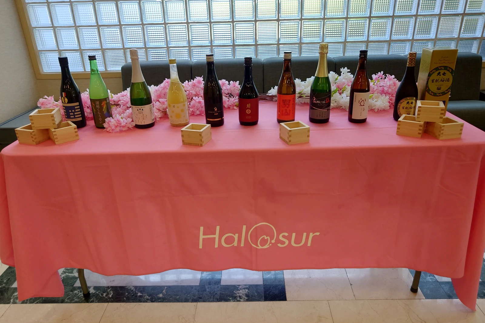在チリ日本国大使館で、曽根健孝全権大使主催の着席試飲会