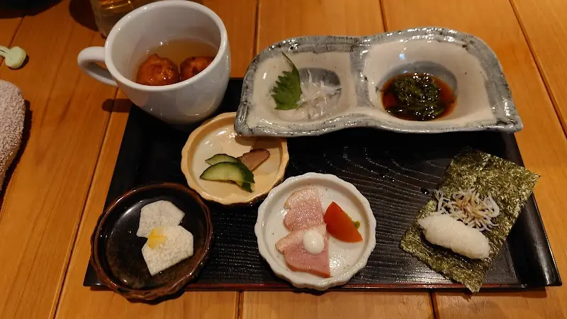 天と鮮 さかえみせ