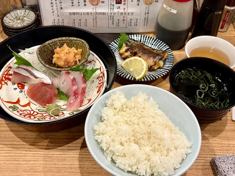 魚屋スタンド ふじ 新なにわ大食堂店